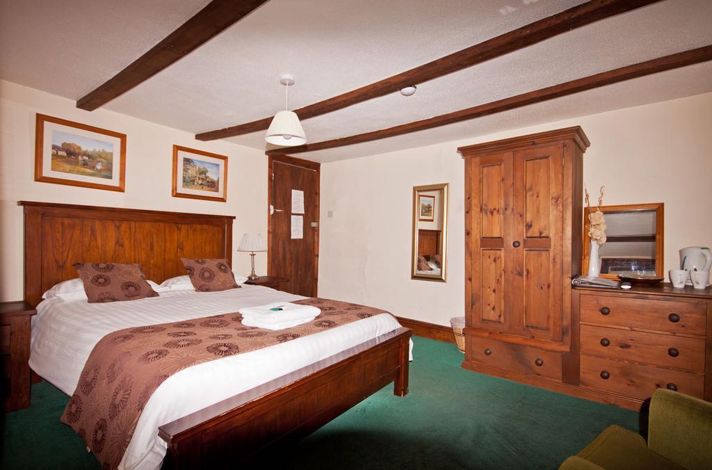 The White Hart Hotel Menheniot Room photo